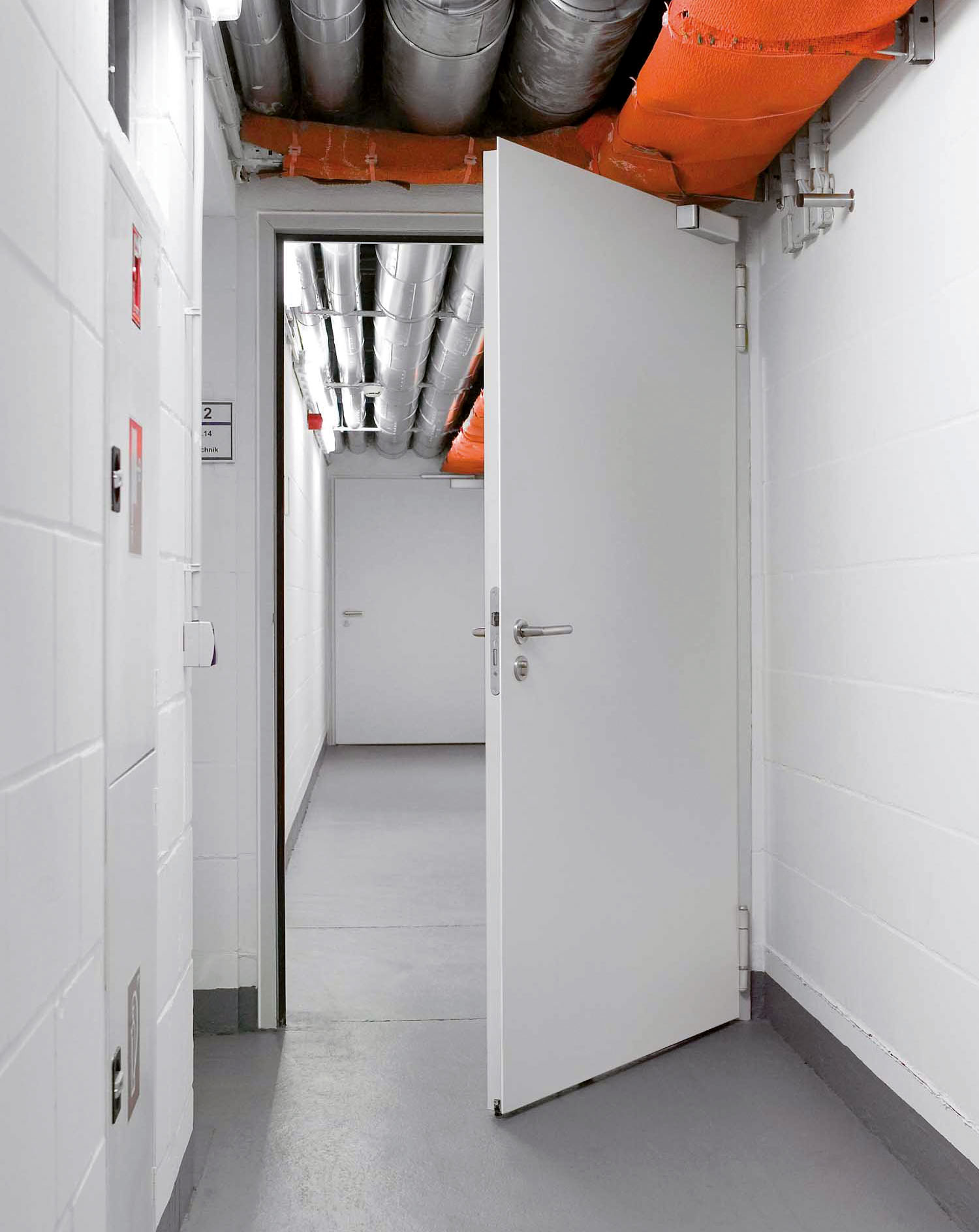 Stalen Brandwerende loopdeur met deurdranger